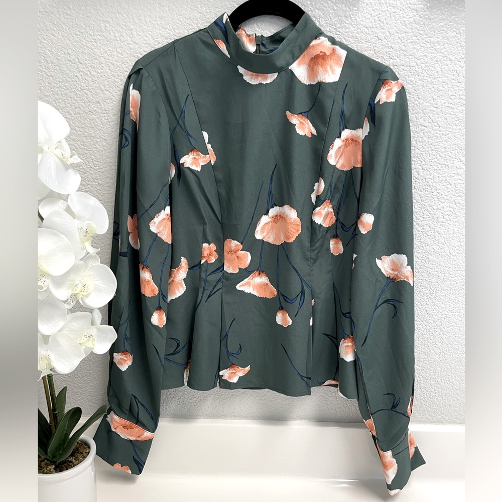 Classic Heroine Collection by Forever 21 Dark Olive/Peach Peplum Blouse Medium
